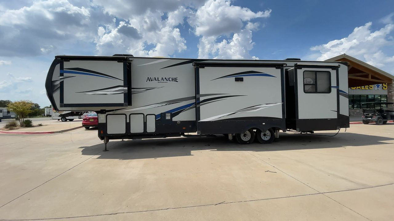 2020 KEYSTONE AVALANCHE 396BH