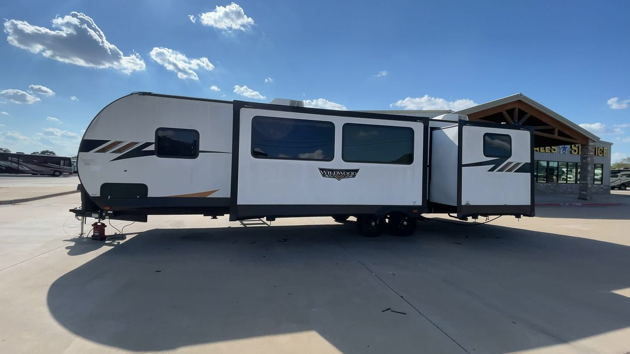 2023 FOREST RIVER WILDWOOD 31KQBTS