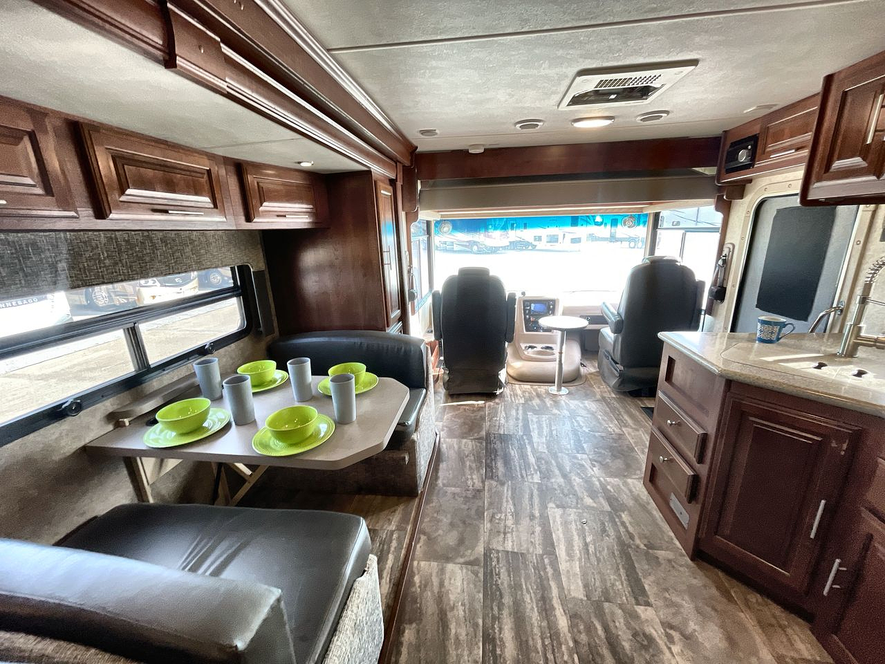 2017 FOREST RIVER GEORGETOWN 335DS