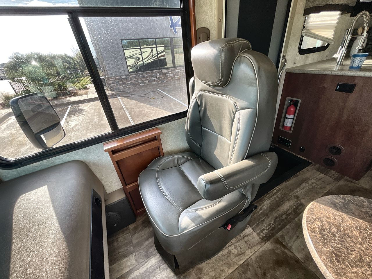 2017 FOREST RIVER GEORGETOWN 335DS
