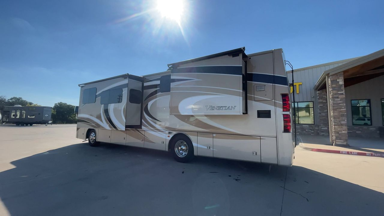 2017 THOR VENETIAN 37