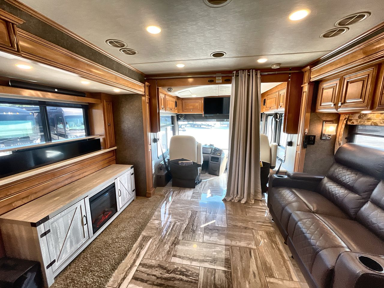 2017 THOR VENETIAN 37