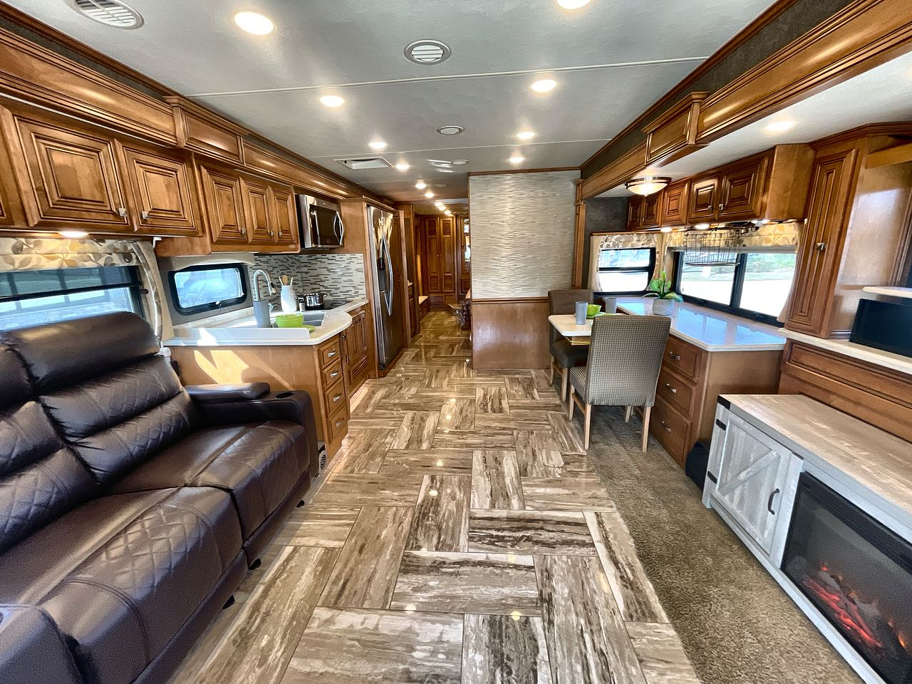 2017 THOR VENETIAN 37