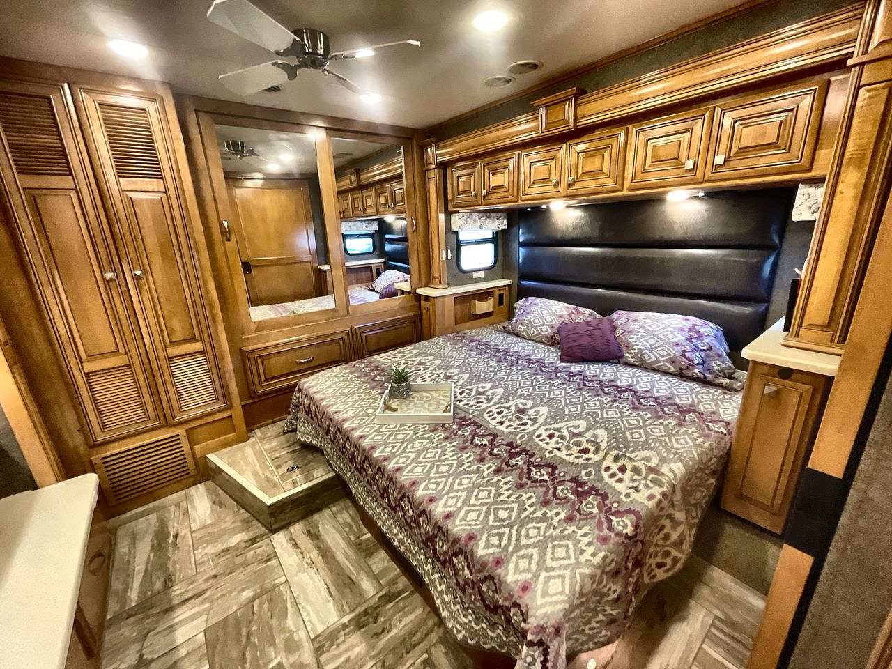 2017 THOR VENETIAN 37