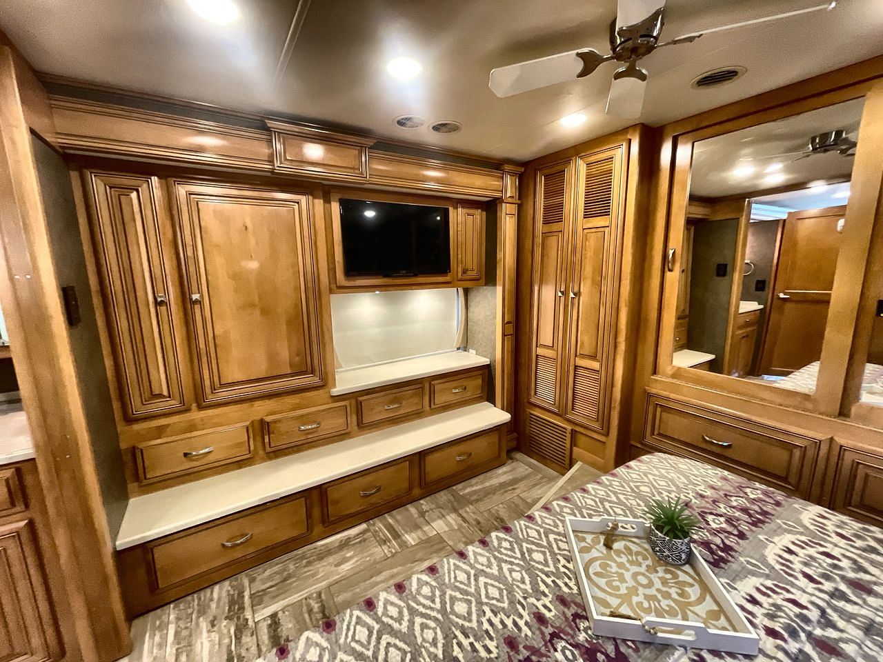 2017 THOR VENETIAN 37