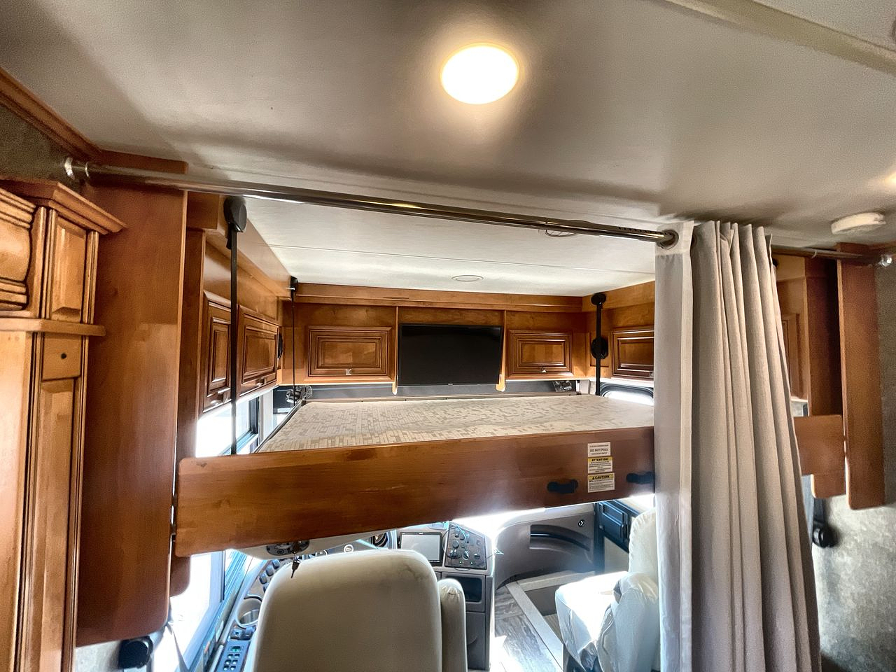 2017 THOR VENETIAN 37