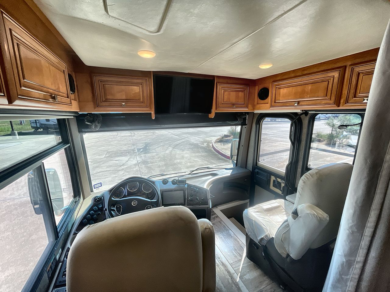2017 THOR VENETIAN 37