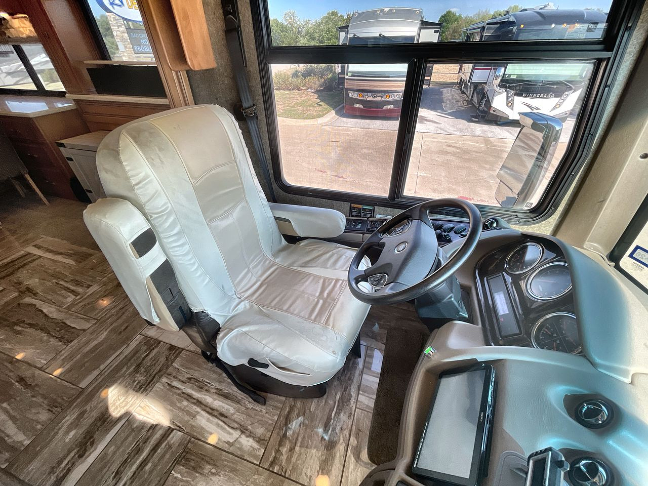 2017 THOR VENETIAN 37