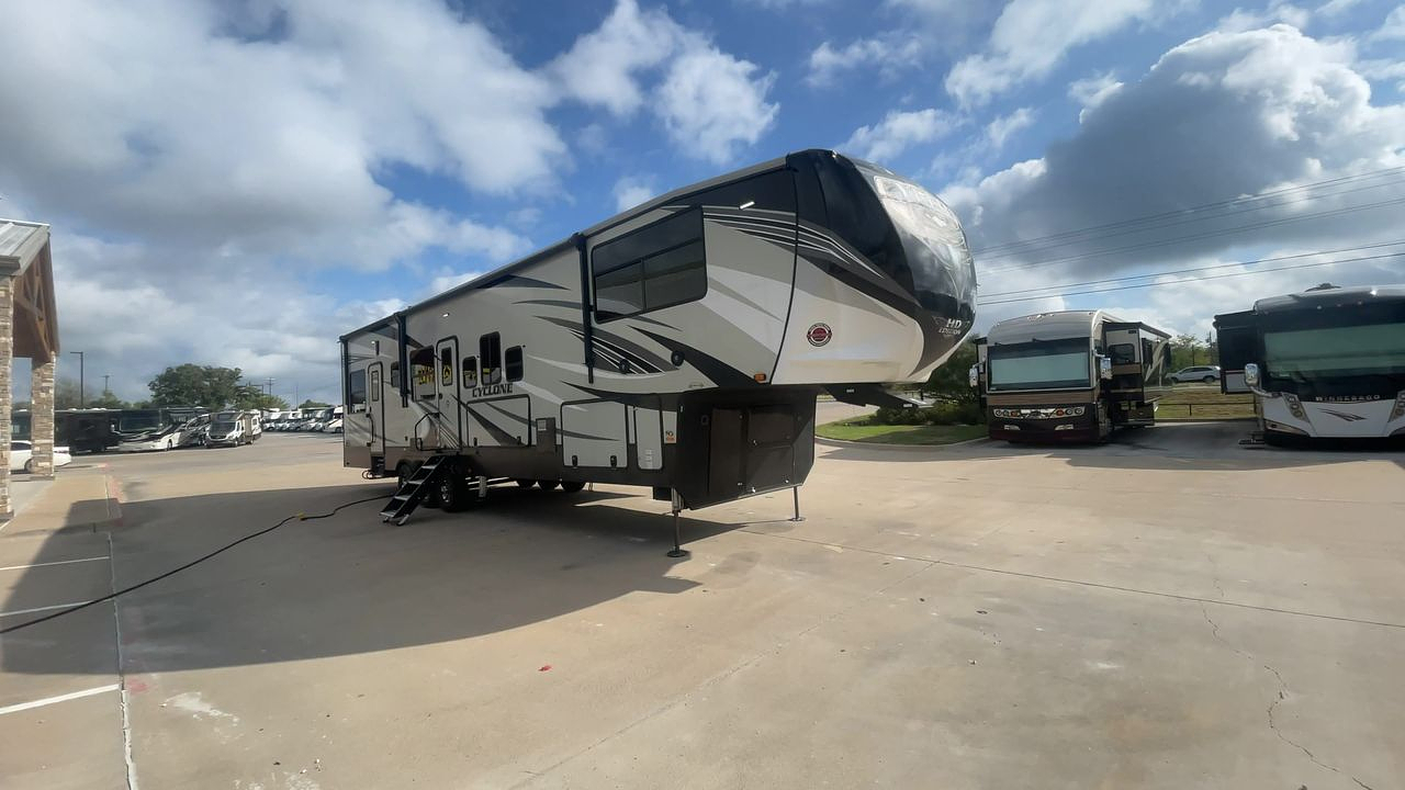 2020 HEARTLAND CYCLONE 4007