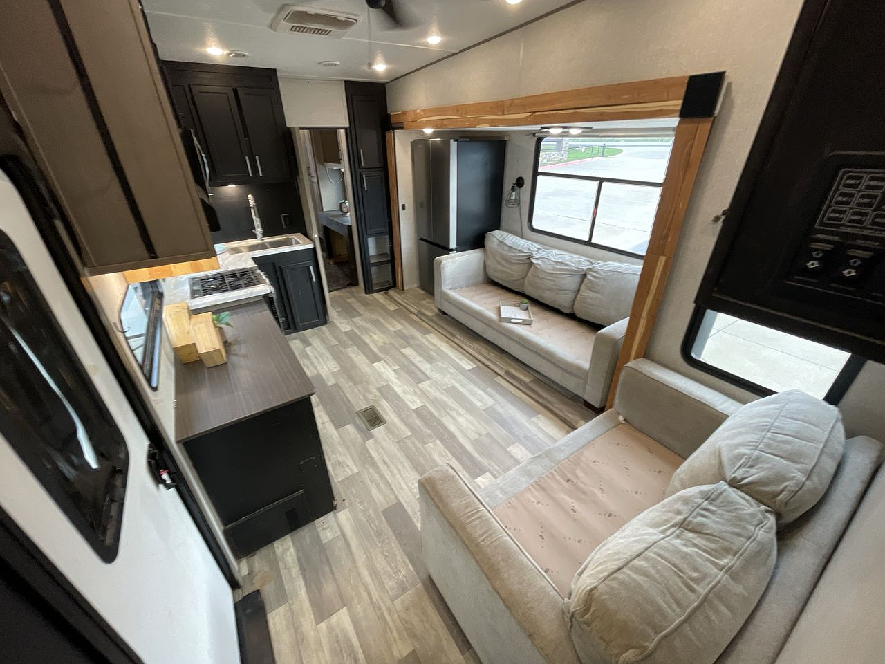 2023 FOREST RIVER CHAPARRAL 355FBX