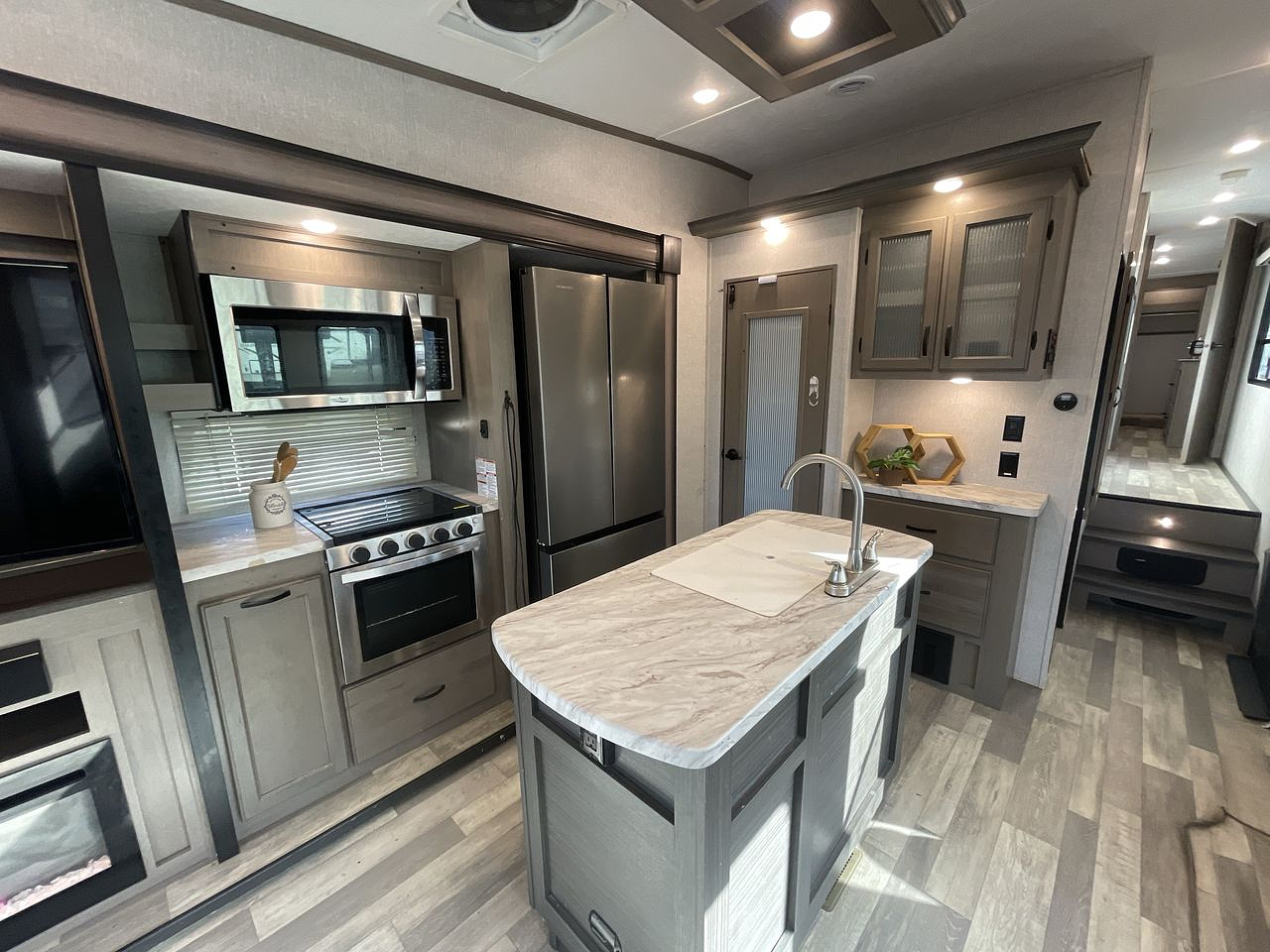 2023 FOREST RIVER CHAPARRAL 393MBX