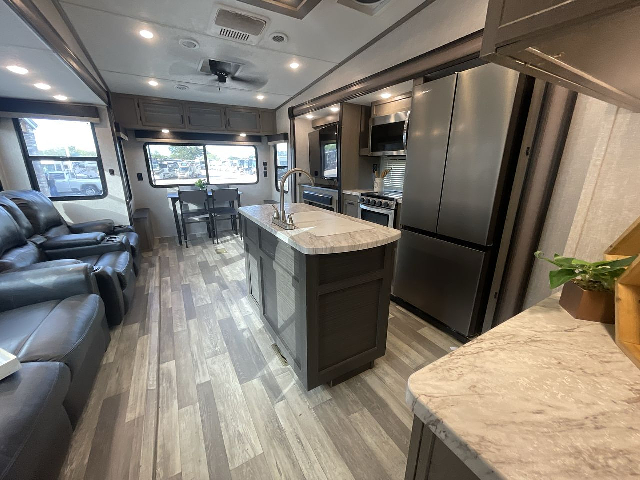 2023 FOREST RIVER CHAPARRAL 393MBX