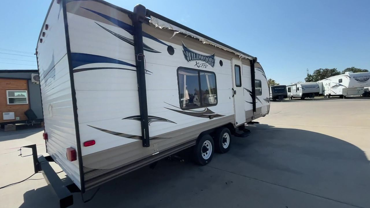 2016 FOREST RIVER WILDWOOD X-LITE 241Q