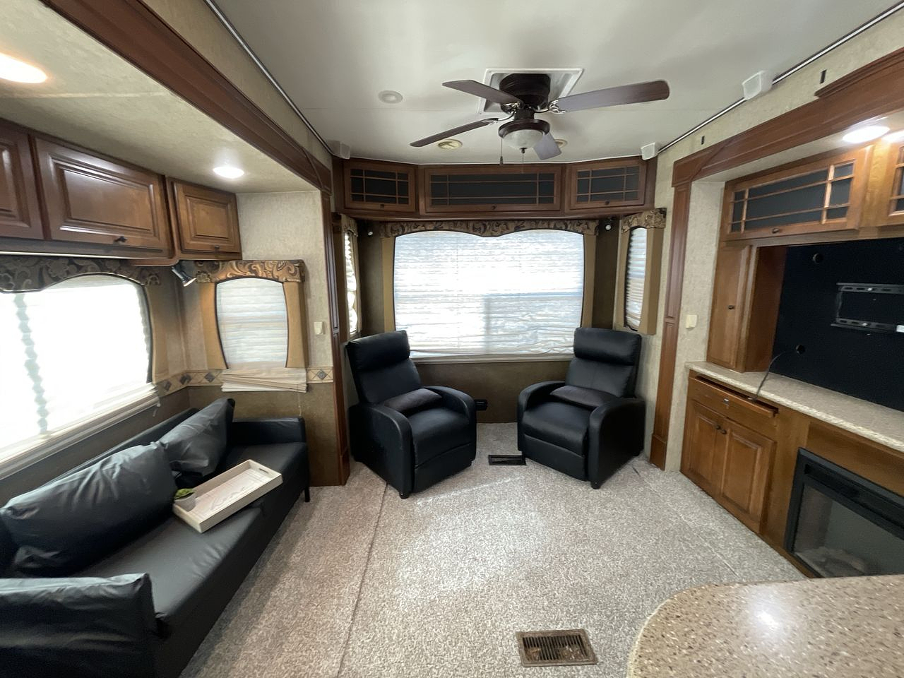 2013 HEARTLAND BIGHORN 3585RL