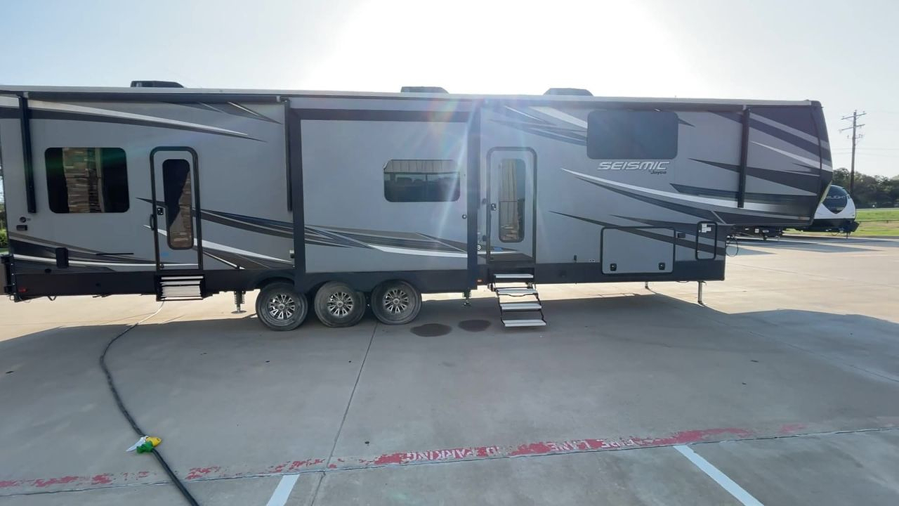 2018 JAYCO SEISMIC 4250