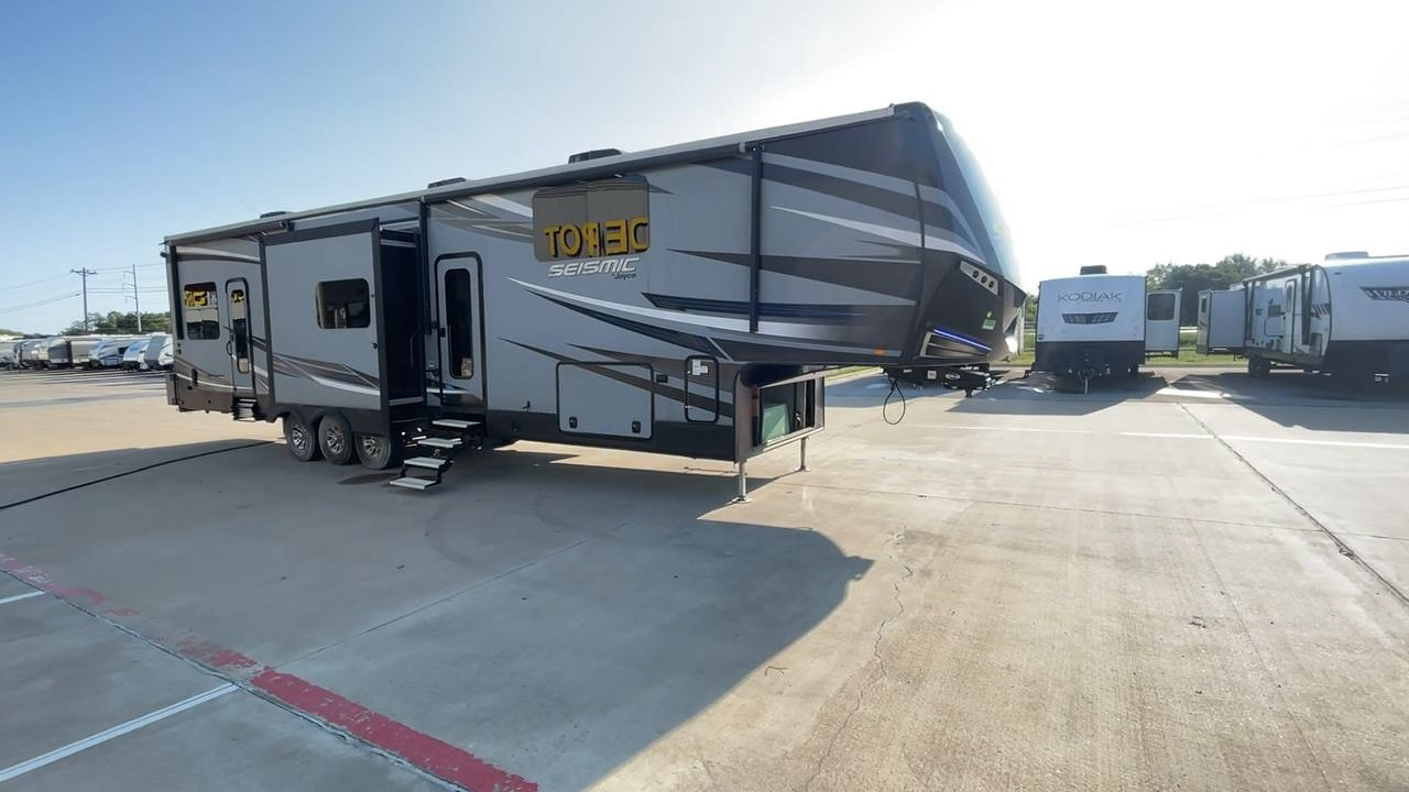2018 JAYCO SEISMIC 4250