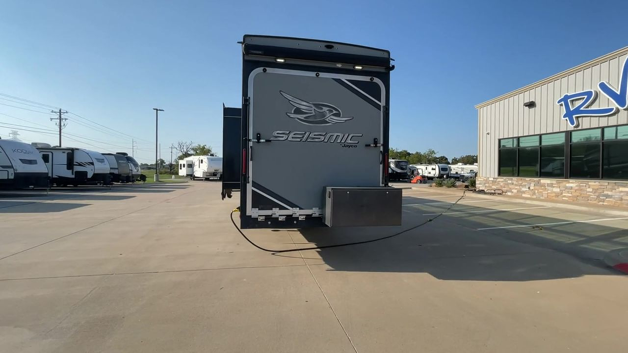 2018 JAYCO SEISMIC 4250