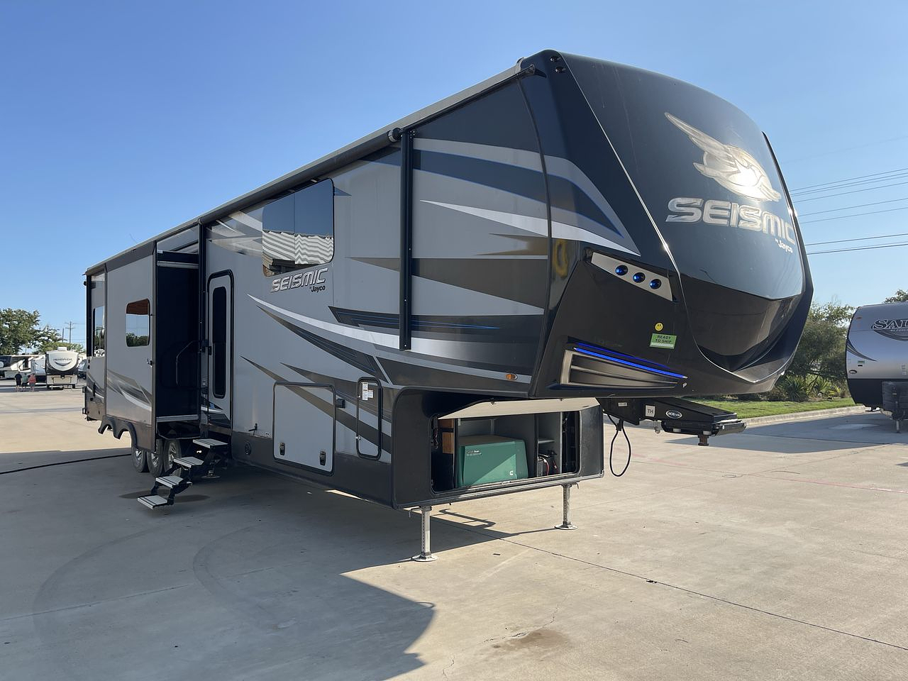 2018 JAYCO SEISMIC 4250