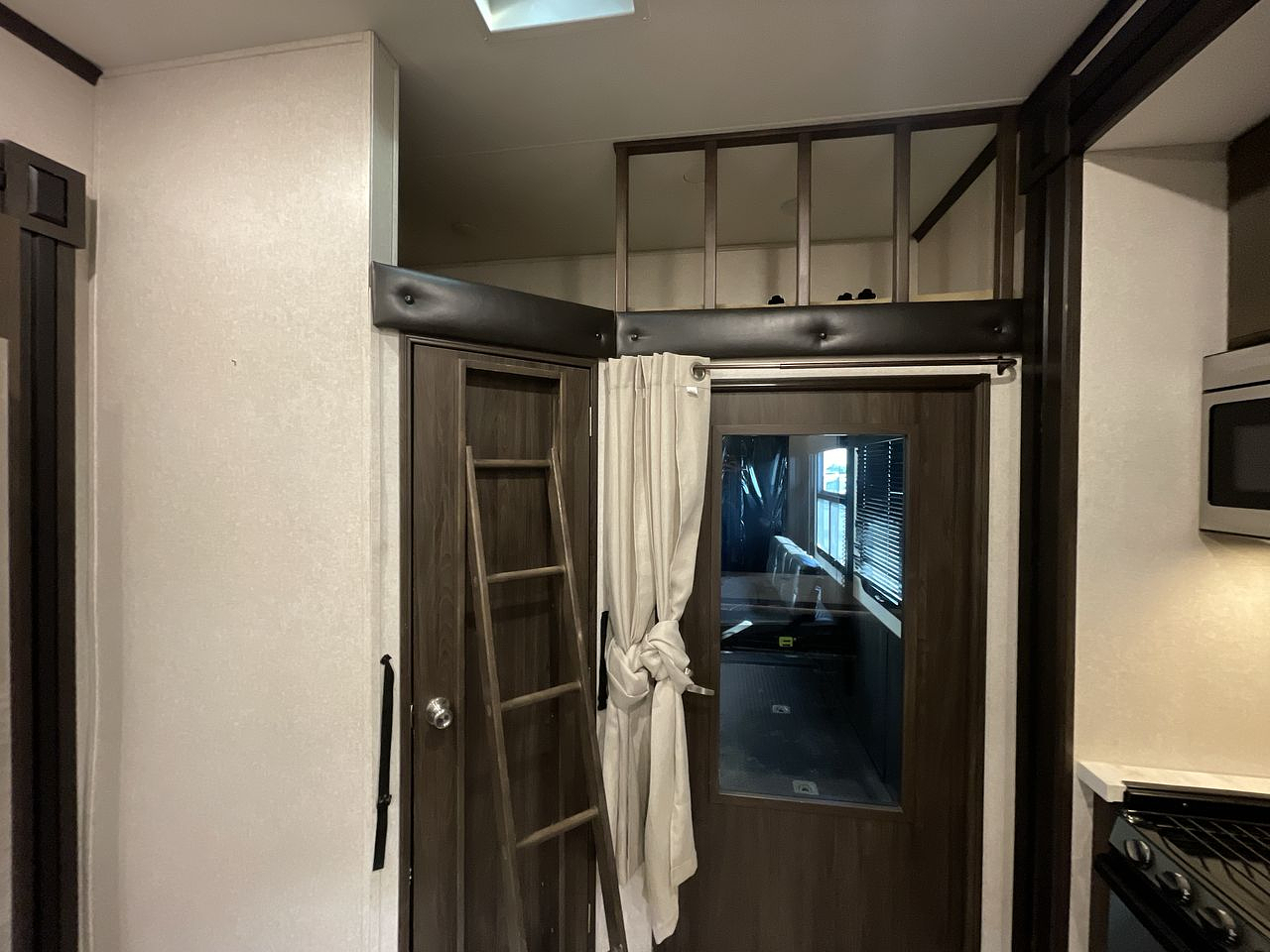 2018 JAYCO SEISMIC 4250