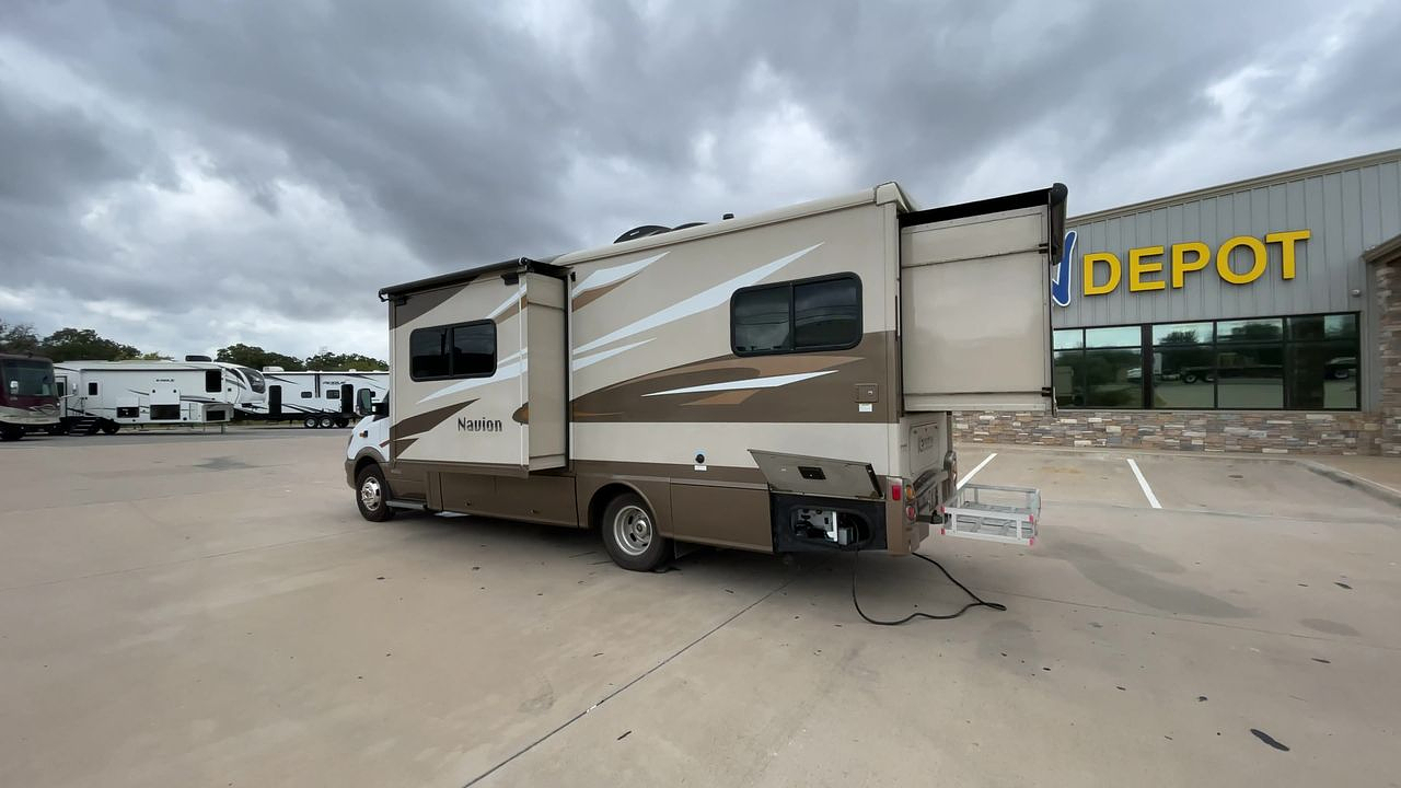 2017 WINNEBAGO NAVION