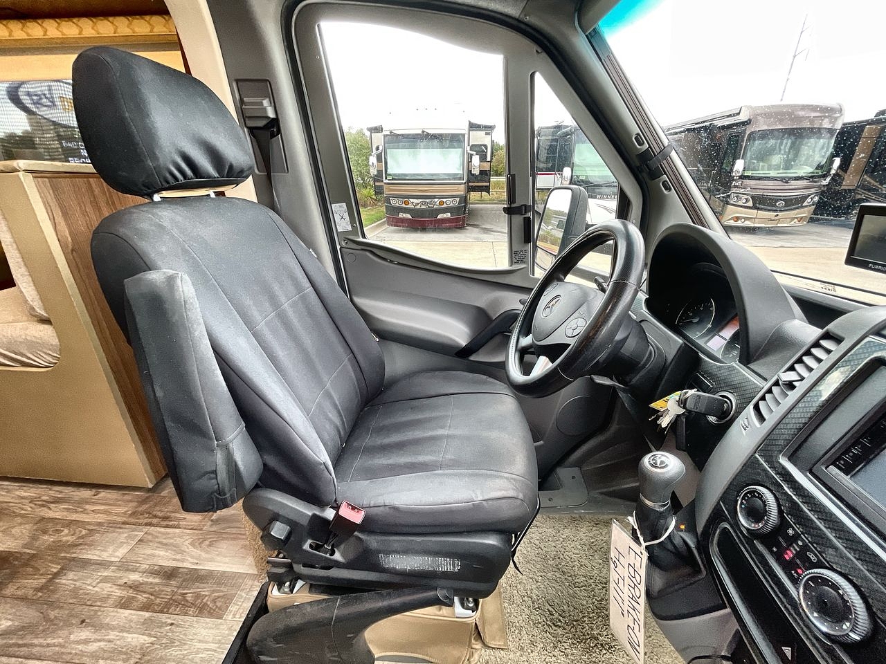 2017 WINNEBAGO NAVION