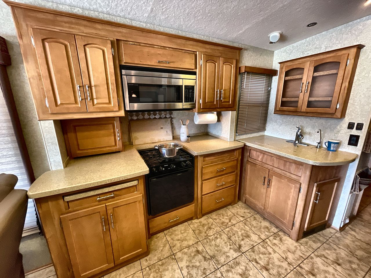 2008 WINNEBAGO VOYAGE 35A