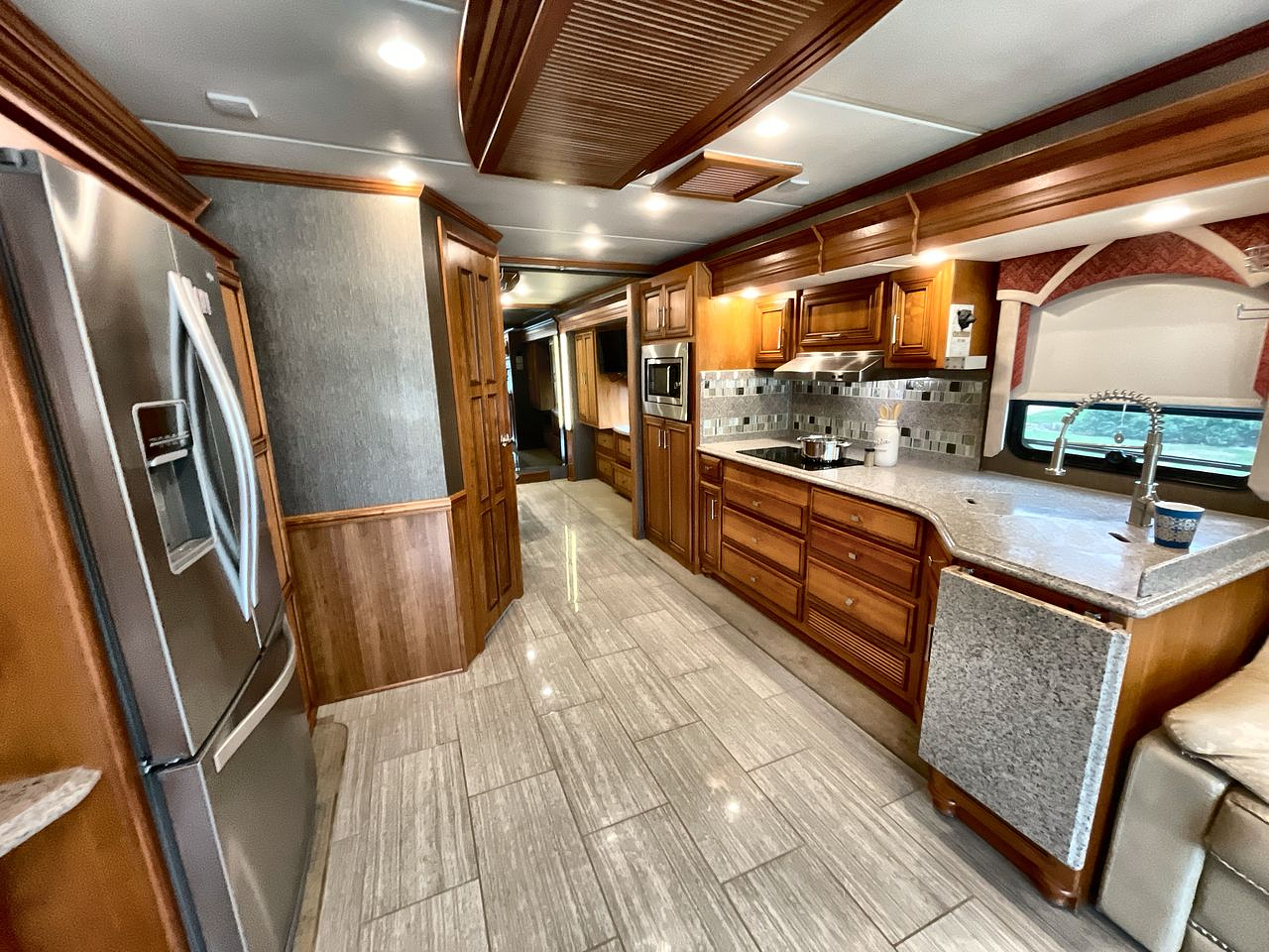 2016 NEWMAR VENTANA 4041