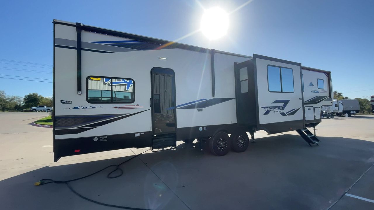 2024 FOREST RIVER ROGUE ARMORED 383G2