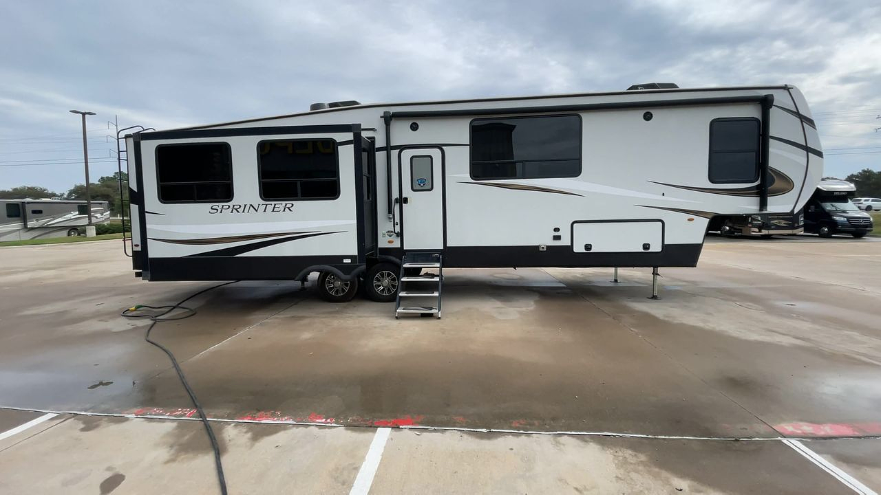 2022 KEYSTONE SPRINTER 3590LFT
