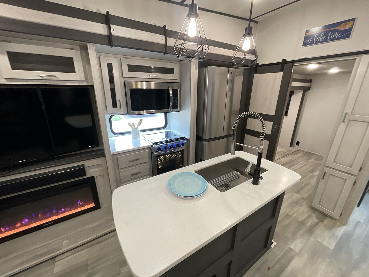 2022 KEYSTONE SPRINTER 3590LFT