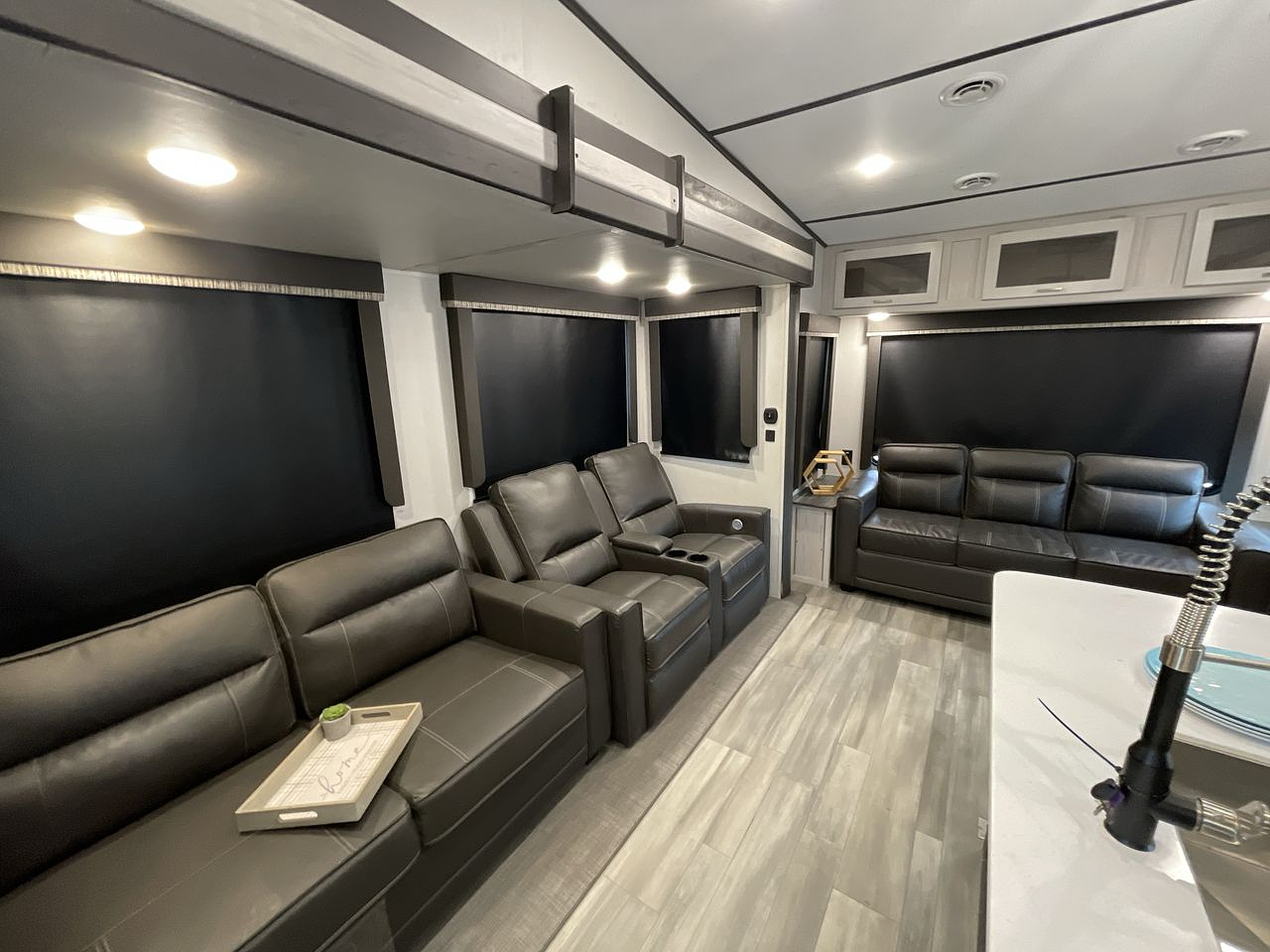 2022 KEYSTONE SPRINTER 3590LFT