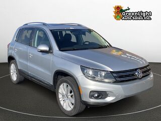 Thumbnail - 2013 Volkswagen TIGUAN S SE SEL W