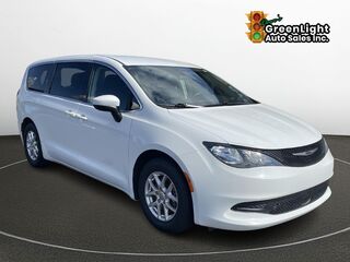 2021 Chrysler VOYAGER LX Located at Dave's GreenLight Auto Sales slide-image