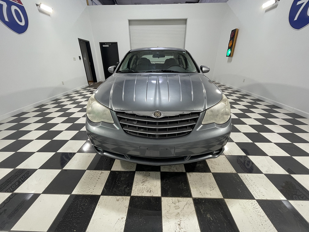 2007 Chrysler SEBRING Located at Dave's GreenLight Auto Sales light-box-slides