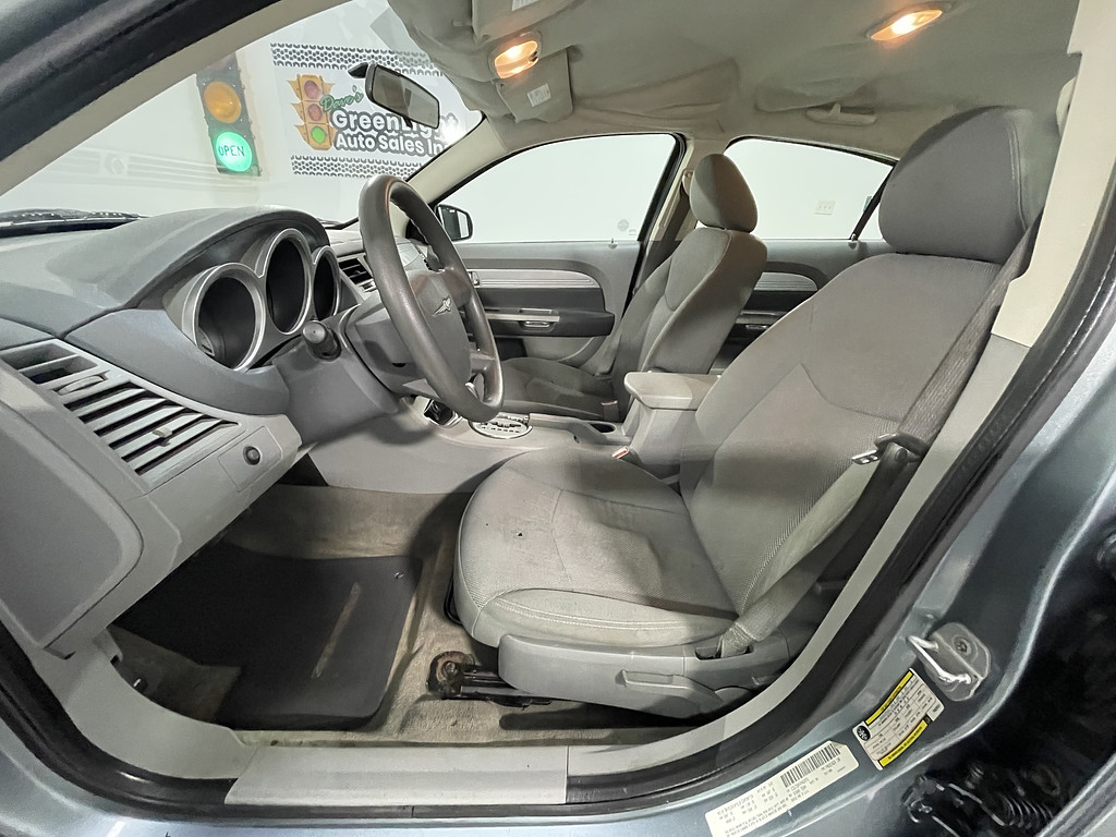 2007 Chrysler SEBRING Located at Dave's GreenLight Auto Sales light-box-slides