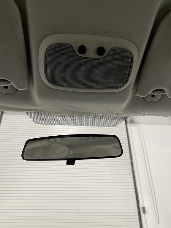 2007 Chrysler SEBRING Located at Dave's GreenLight Auto Sales light-box-slides