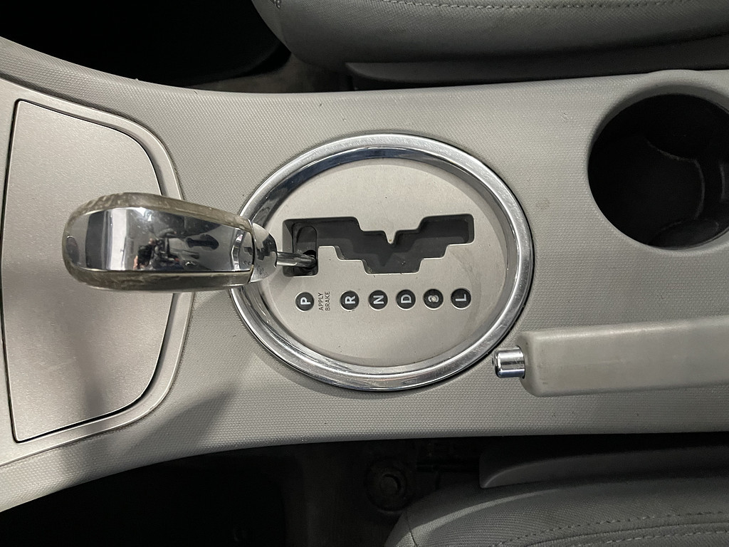 2007 Chrysler SEBRING Located at Dave's GreenLight Auto Sales light-box-slides