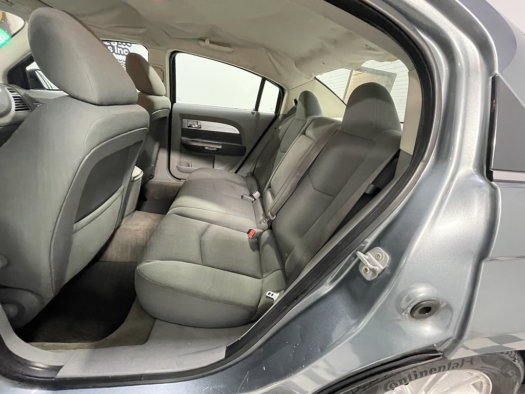 2007 Chrysler SEBRING Located at Dave's GreenLight Auto Sales slide-image