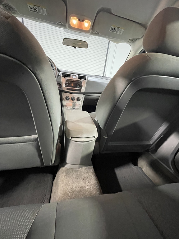 2007 Chrysler SEBRING Located at Dave's GreenLight Auto Sales light-box-slides