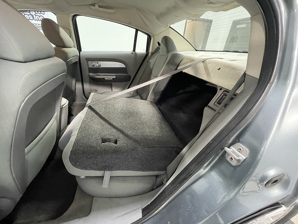 2007 Chrysler SEBRING Located at Dave's GreenLight Auto Sales slide-image