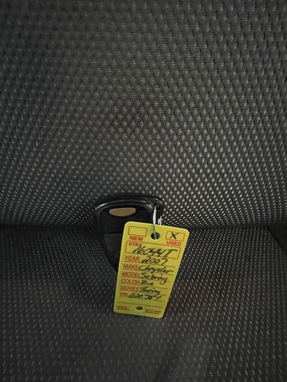 2007 Chrysler SEBRING Located at Dave's GreenLight Auto Sales light-box-slides