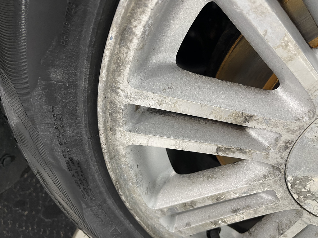 2007 Chrysler SEBRING Located at Dave's GreenLight Auto Sales light-box-slides