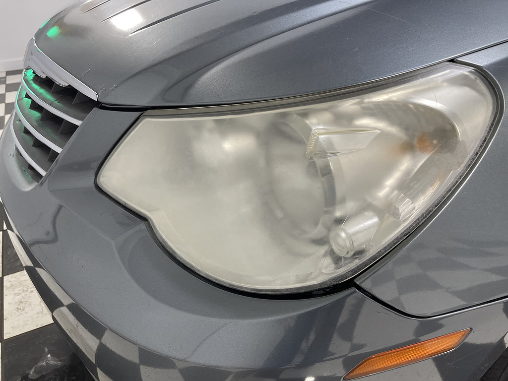 2007 Chrysler SEBRING Located at Dave's GreenLight Auto Sales light-box-slides