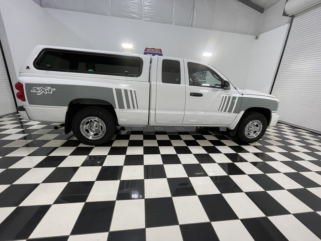 2011 Dodge DAKOTA Located at Dave's GreenLight Auto Sales light-box-slides