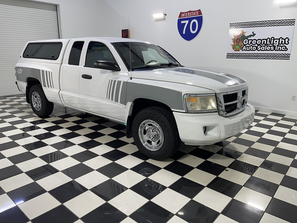 2011 Dodge DAKOTA Located at Dave's GreenLight Auto Sales light-box-slides