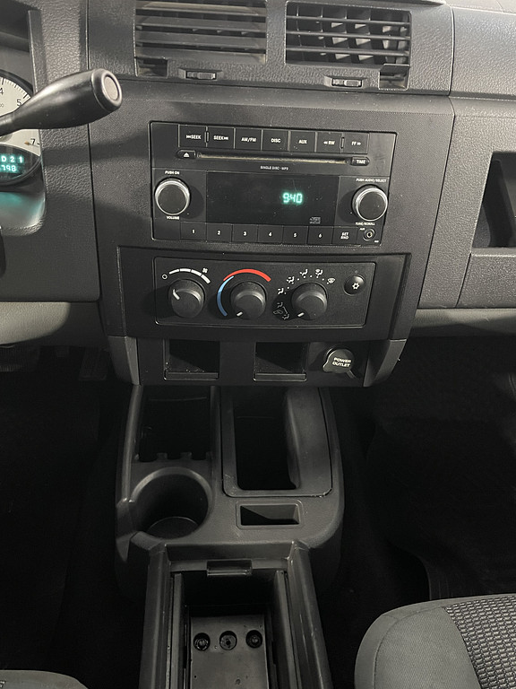 2011 Dodge DAKOTA Located at Dave's GreenLight Auto Sales light-box-slides