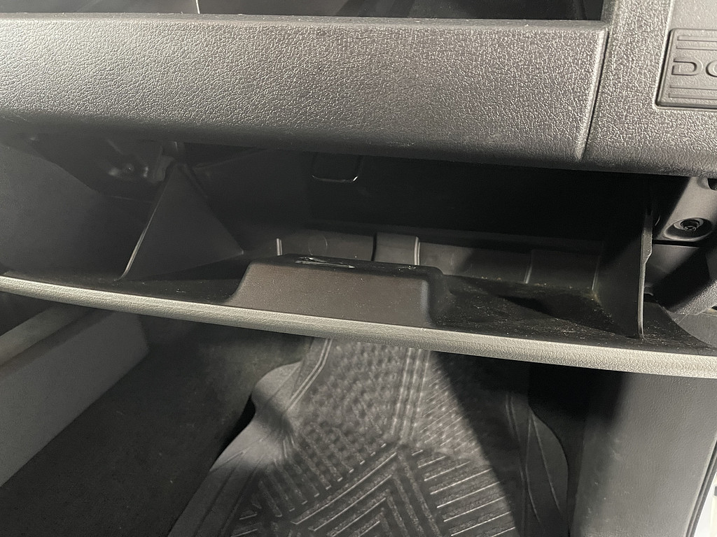 2011 Dodge DAKOTA Located at Dave's GreenLight Auto Sales slide-image