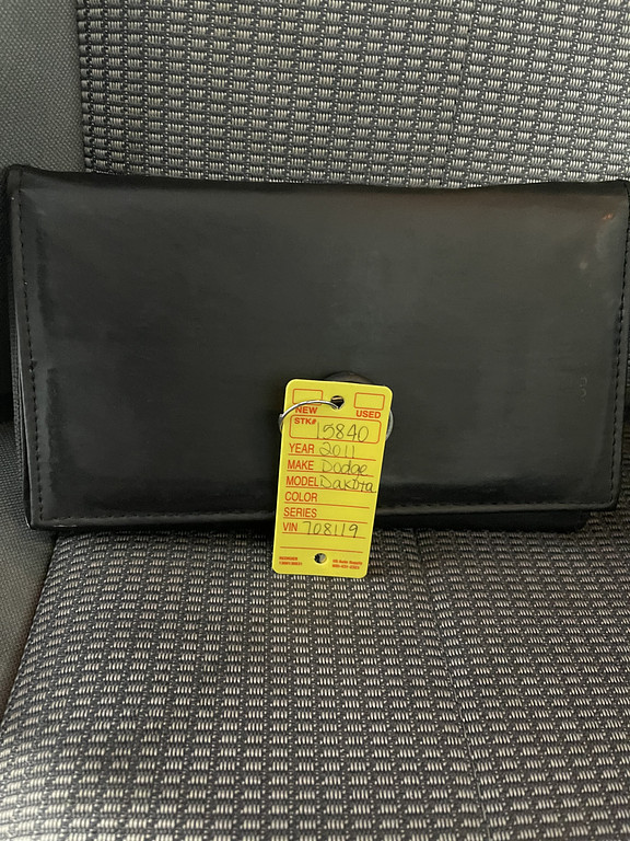 2011 Dodge DAKOTA Located at Dave's GreenLight Auto Sales light-box-slides