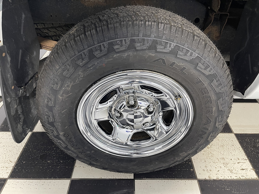 2011 Dodge DAKOTA Located at Dave's GreenLight Auto Sales light-box-slides
