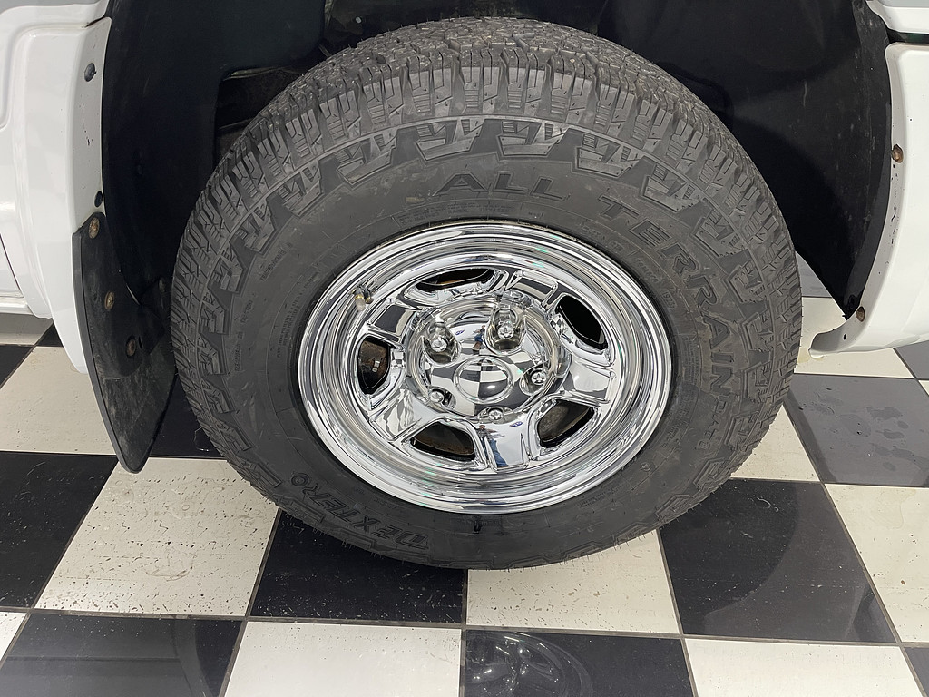 2011 Dodge DAKOTA Located at Dave's GreenLight Auto Sales light-box-slides